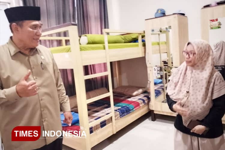 BHS Apresiasi SRMA 21 Unesa dan Berikan Bantuan Fasilitas Siswa
