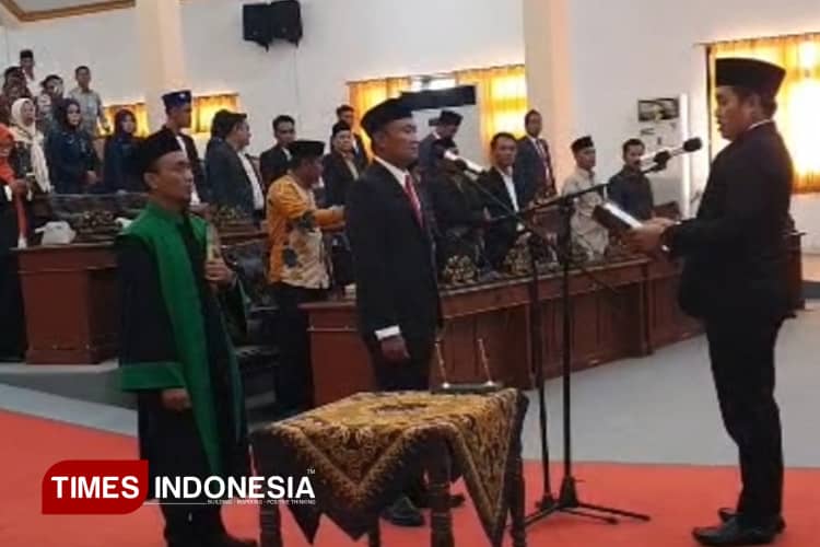 DPRD Sampang Gelar PAW, Jauhari Gantikan Posisi Moh Fathurosi