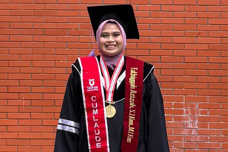 Fathiyyah Azizah: Dosen Muda Fast Track dengan Kepemimpinan Intelektual