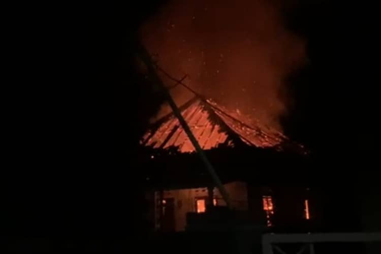 Rumah di Banyuwangi Habis Terbakar, Harta Benda Senilai Rp100 Juta Kini Jadi Abu