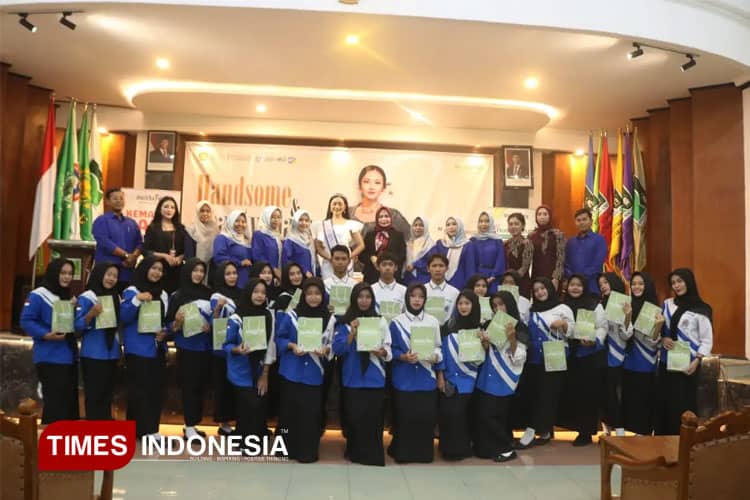 SMK Cendika Bangsa Malang Gelar Handsome And Beauty Class Datangkan Runner-up II Putri Indonesia JATIM