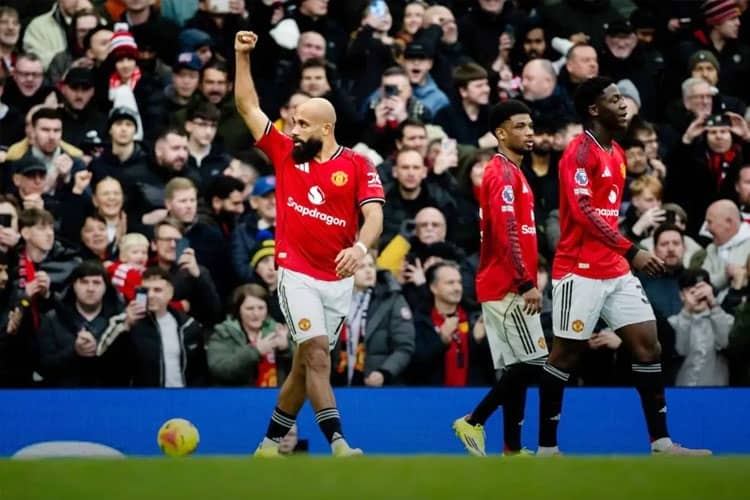 Debut Manis Carrick: Manchester United Taklukkan Manchester City 2-0 di Old Trafford