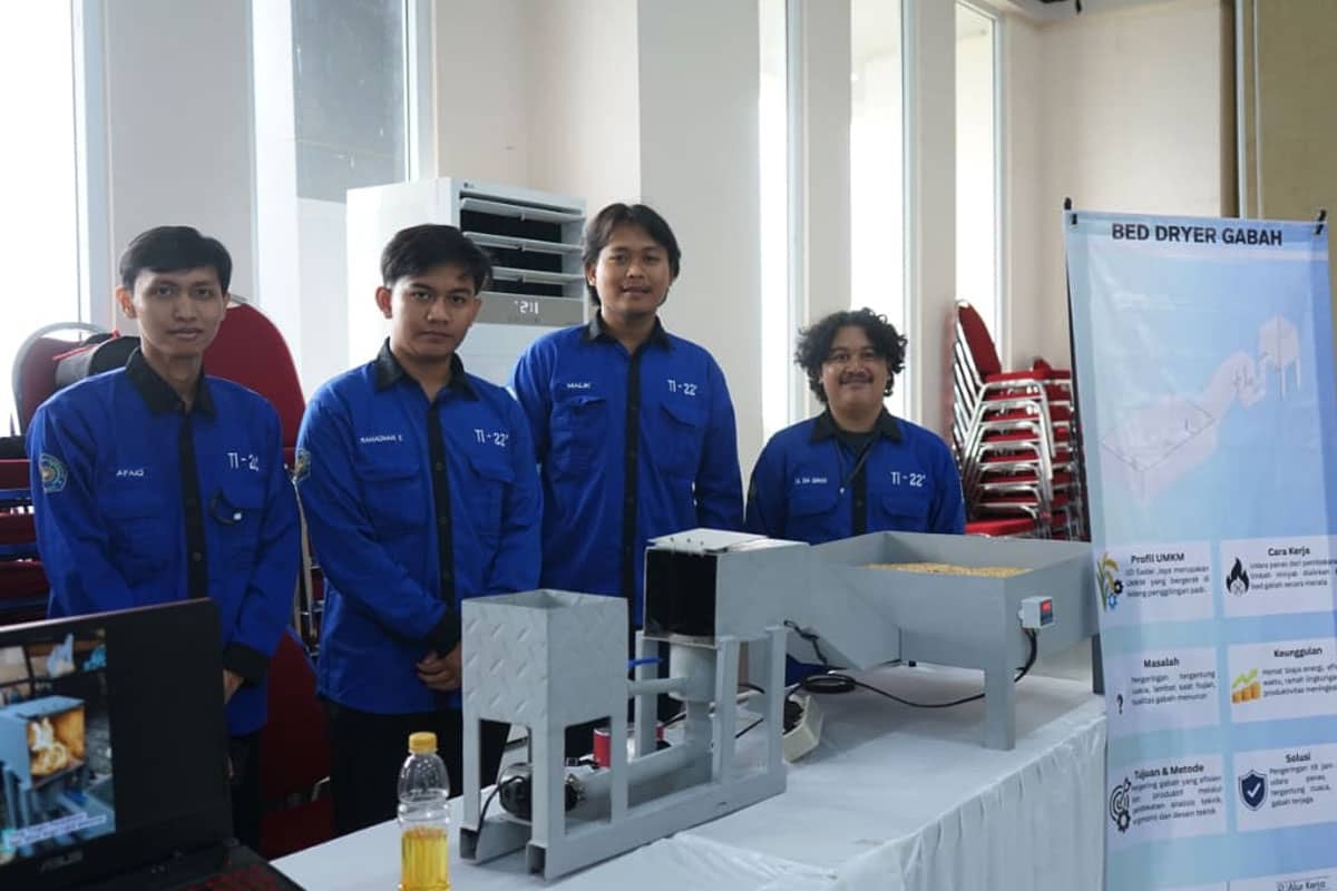Mahasiswa UMM Rancang Bed Dryer Pengering Gabah