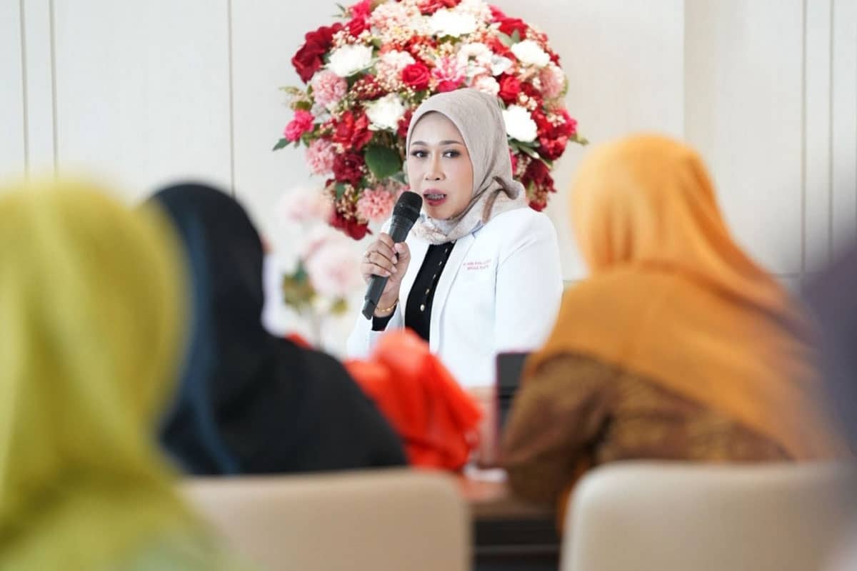 dr. Atifa Bedah Plastik RS Mitra Keluarga Sidoarjo ingatkan Cantik Paripurna saat Lebaran Harus Aman Secara Medis