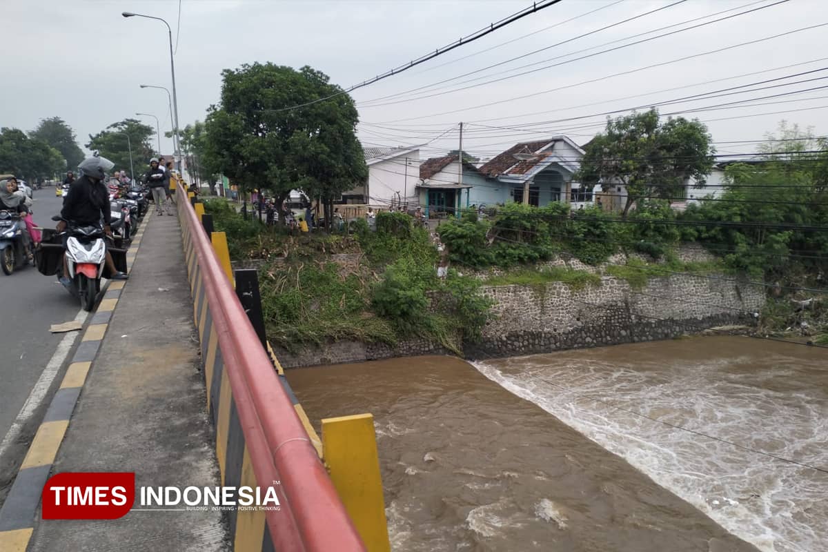 Dua Bocah Perempuan Hanyut di Sungai Pancar Glagas Probolinggo, Satu Ditemukan Meninggal