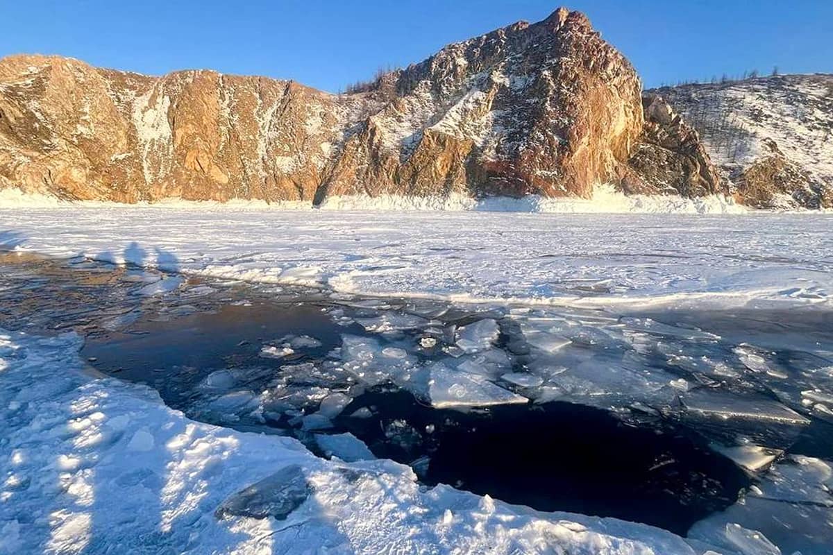 Mobil Terperosok ke Danau Beku di Siberia, Tujuh Wisatawan China Meninggal