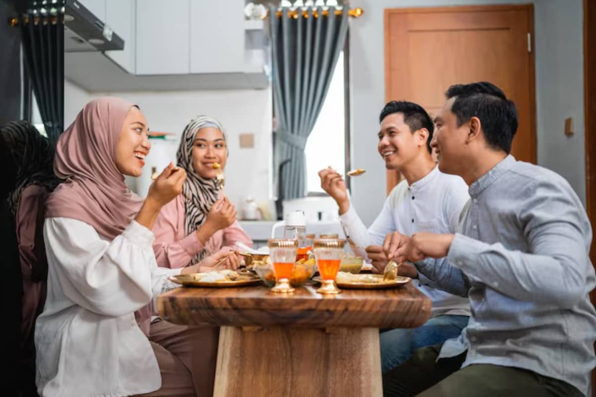 Anti Minder Saat Bukber dengan Meningkatkan Self Esteem