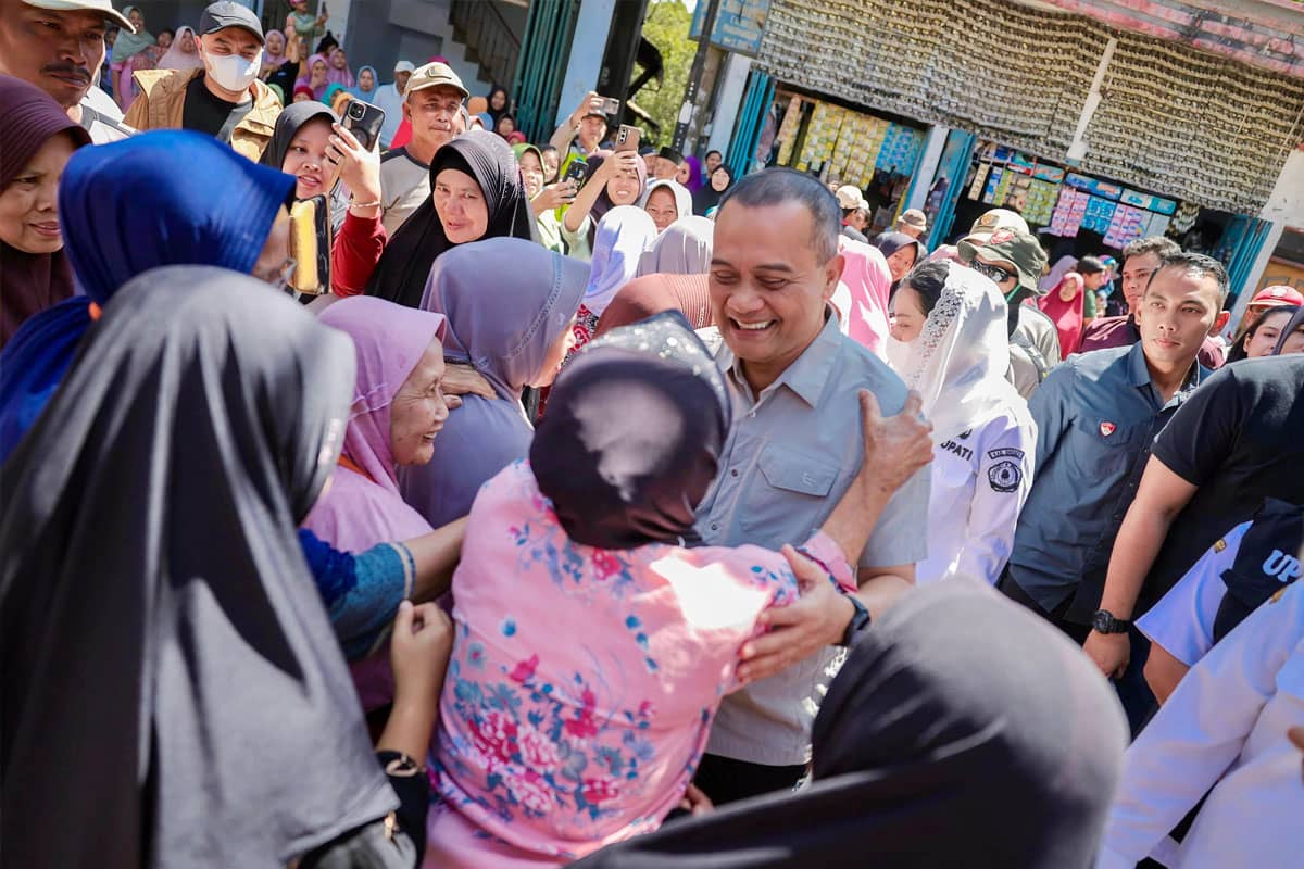 Kunjungi Lokasi Longsor Cilibur, Gubernur Ahmad Luthfi Janjikan Perbaikan Jalan