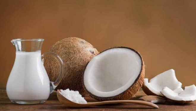 Santan Kelapa Bisa Mengatasi Gangguan Lambung, Benarkah?