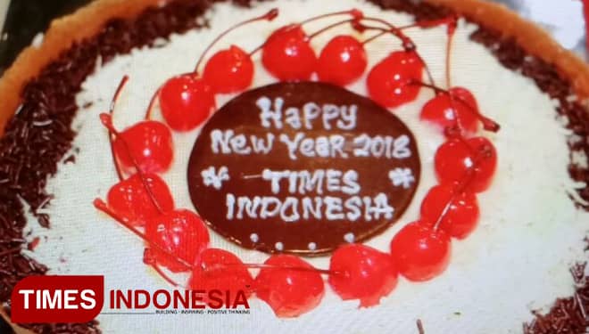 Kue Terang Bulan Bertemakan Perayaan Tahun Baru Laris Manis