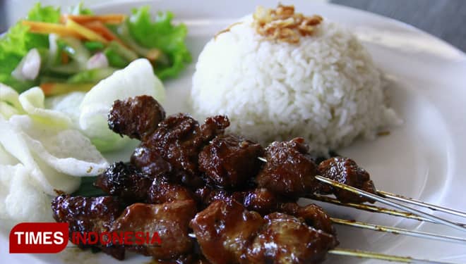 Manfaatkan Daging Kurban, Yuk Bikin Sate Kambing
