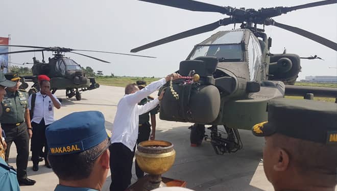 TNI AD Terima Delapan Helikopter Apache