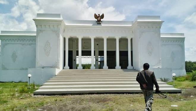 Replika Istana Merdeka di Jember Bisa Dongkrak Wisata Desa