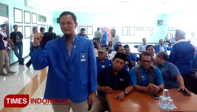 Mantan Kiper Timnas Indonesia Kurnia Sandy Nyaleg di Sidoarjo