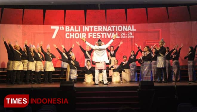 Harumkan Almamater, Paduan Suara BEC FEB UB Raih 3 Medali Emas Dunia