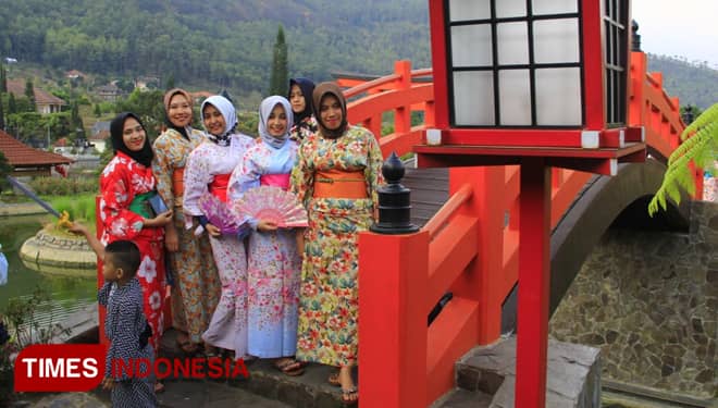 Rasakan Sensasi Jalan-Jalan Sore di The Onsen Hot Spring Resort