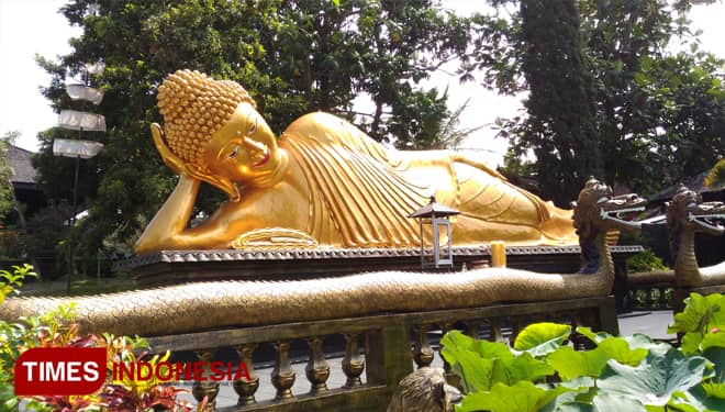 Serunya Berwisata di Vihara Dhammadipa Arama di Kota Batu