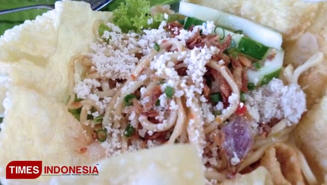 Challenge Your Nerves with Super Spicy Noodles at Cafe Mie Nangis Malang