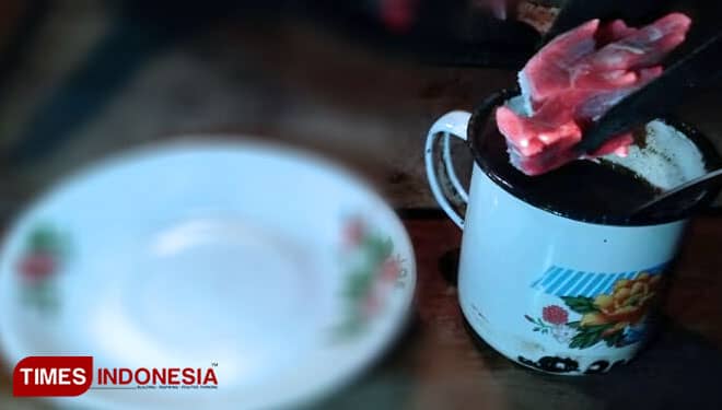 Aroma Arang yang Ngangenin dalam Kopi Joss Angkringan Raden Mass 87