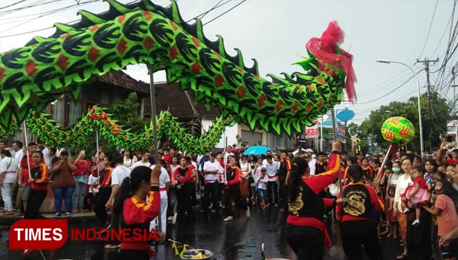 Jelang Tahun Baru Imlek, Ratusan Warga Kuta Gelar Pawai Barongsai