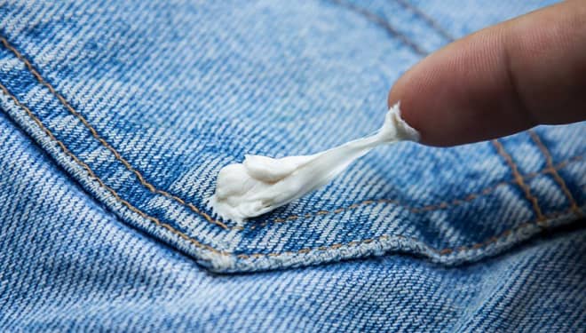 Selain Dibekukan, Ini Cara Menghilangkan Noda Permen Karet