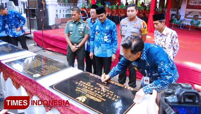 Diresmikan Bupati Sambari, Alun-Alun Gresik Diharapkan Jadi Destinasi Wisata