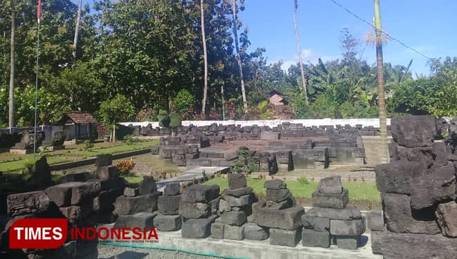 Candi Simping di Blitar, Saat Ditemukan dalam Keadaan Berserakan
