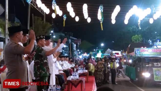 Ratusan Kendaraan Ikuti Takbir Keliling di Kota Madiun