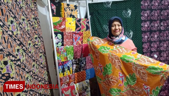 Batik Khas Kota Blitar Turut Meriahkan Pasar Rakyat Kota Blitar