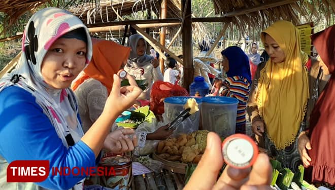 Suasana Pasar Tempo Dulu, Kunjungi Peken Lawas Candimulyo