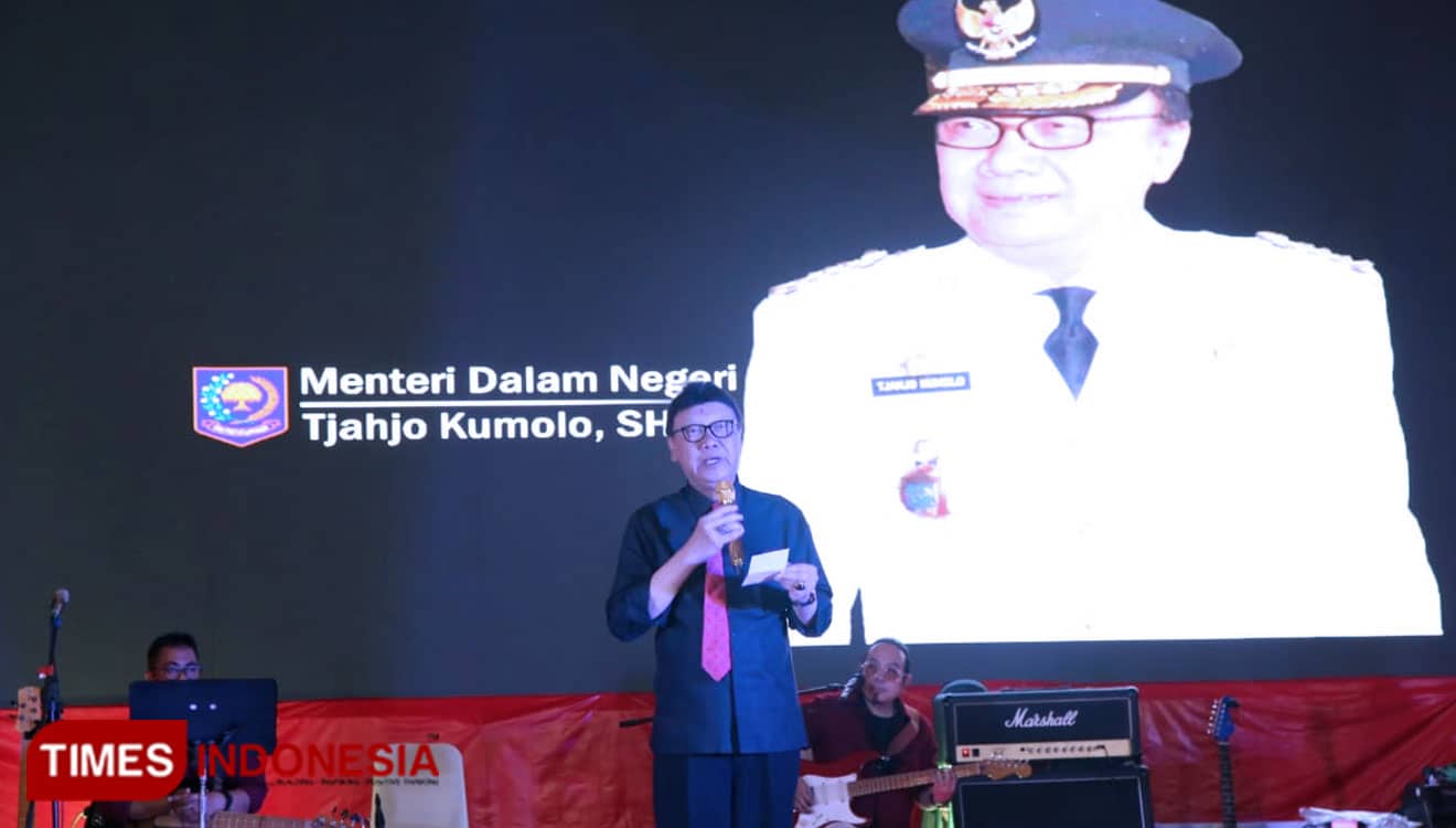 Malam Tasyakuran HUT ke-74 RI, Mendagri Bacakan Puisi "Aku Melihat Indonesia"
