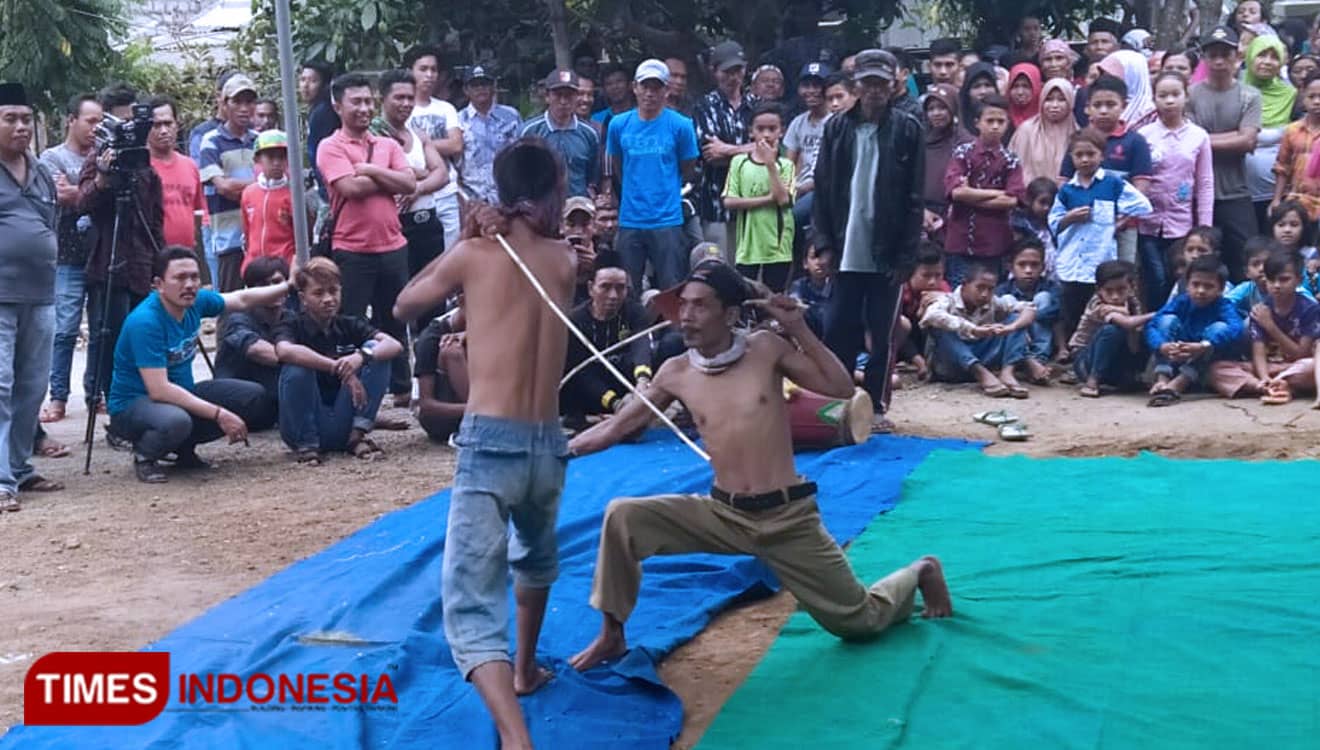 Begini Cara Pemdes Glingseran Bondowoso Merawat Seni Ojung