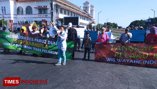 Aktivis Minta Pemerintah Usut Aktor Karhutla di Sumatera dan Kalimantan