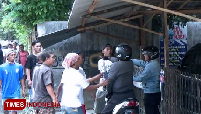Lagi, Debt Collector Nyaris Dihakimi Puluhan Warga di Kraksaan Probolingo