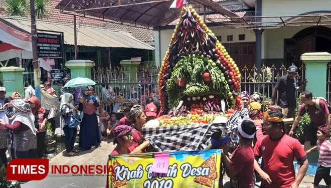 Lestarikan Budaya, Sekitar 4000 Warga Polowijen Gelar Karnaval dan Kirab Budaya