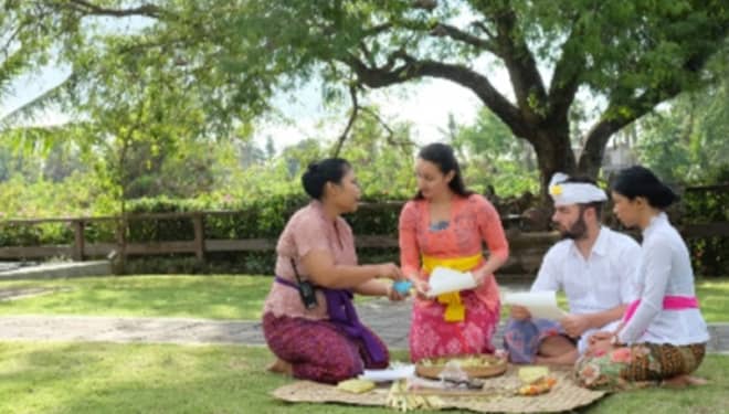 The Sanctoo Villas and Spa Bali Kenalkan Tradisi Canang Sari ke Kancah Dunia