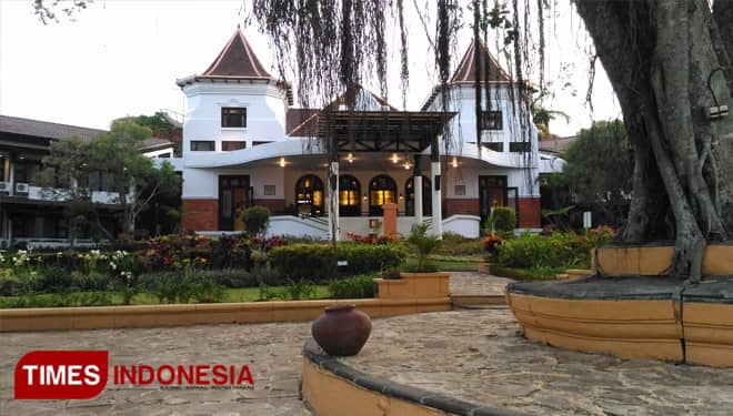 Hari Jadi eL Hotel Kartika Wijaya Batu Beri Persembahan dari Hati
