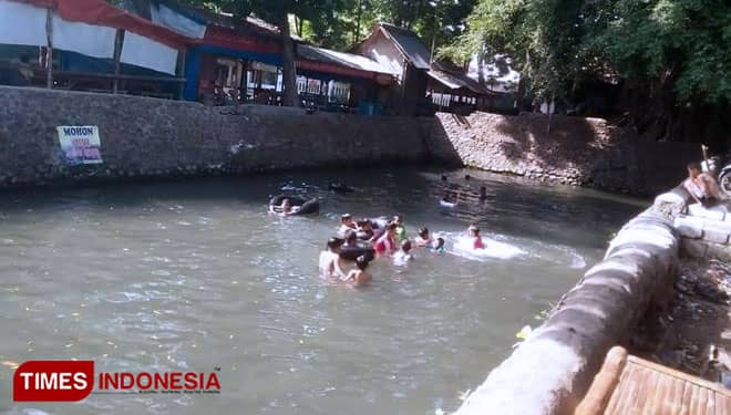 Wisata Pemandian Sumber Tuwiri Mojokerto Sudah Ramah Anak