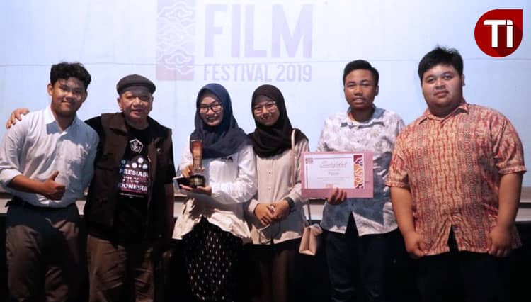 Wow, Sineas Muda SMA Khadijah Surabaya Berjaya di Cirebon Film Festival 2019
