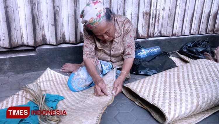 Tikar Pandan, the Traditional Pandanus Mat of Jombang
