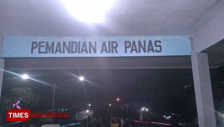 Pengunjung Wisata Air Panas Padusan, Pacet Terus Naik