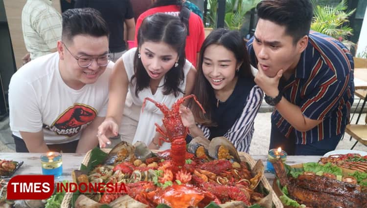 Nasi Goreng Seafood Kalimantan Dibanderol Rp 1,7 Juta! Begini Penampakannya