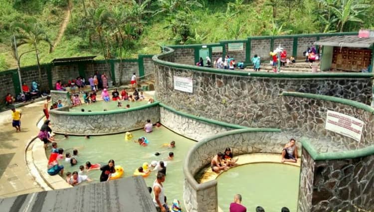 Wisata Air Panas Padusan, Pacet Jadi Wisata Terfavorit di Kabupaten Mojokerto