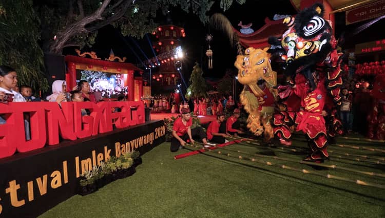 Barongsai Sampai Barong Bali Ramaikan Puncak Perayaan Tahun Baru Imlek di Banyuwangi