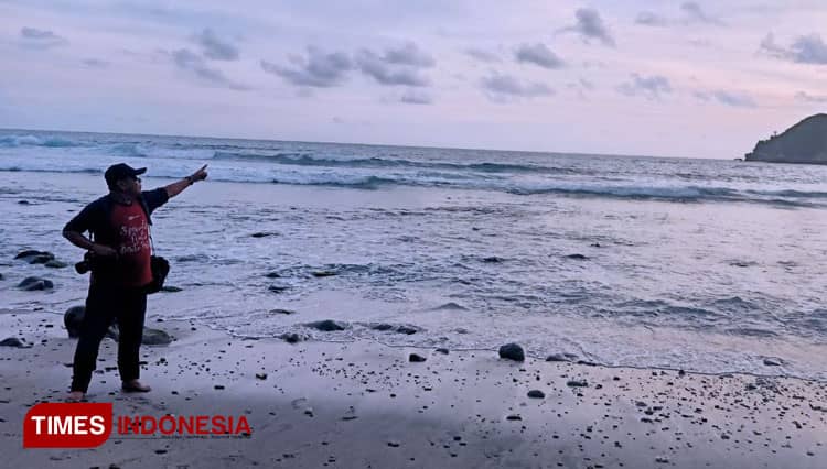 Kali Uluh, Pantai di Pacitan yang nan Bersih dan Nyaman untuk Habiskan Waktu