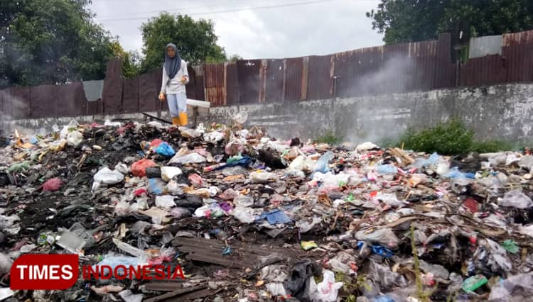 Rewind Ajak Masyarakat Gresik Tolak Penggunaan Plastik Sekali Pakai