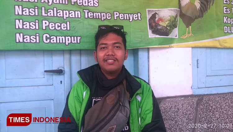 Semakin Deras Hujan, Semakin Basah Rezeki Para Driver Gojek