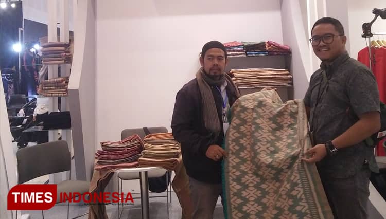 Kain Tenun Putri Rinjani, Langganan Desainer Kondang Indonesia