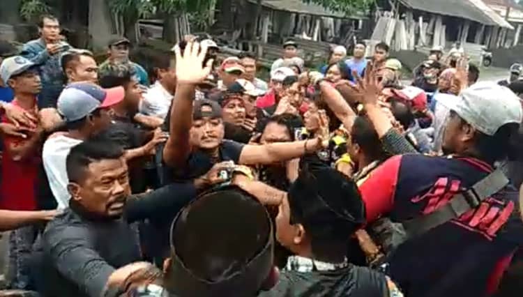 Beredar Video LSM Bersitegang dengan Warga Desa, Ini Kronologinya