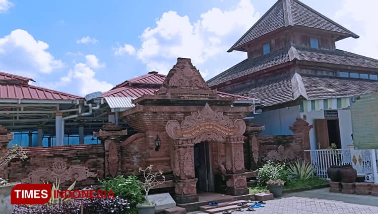 Makam Kiai Muhammad Besari di Ponorogo Terimbas Corona